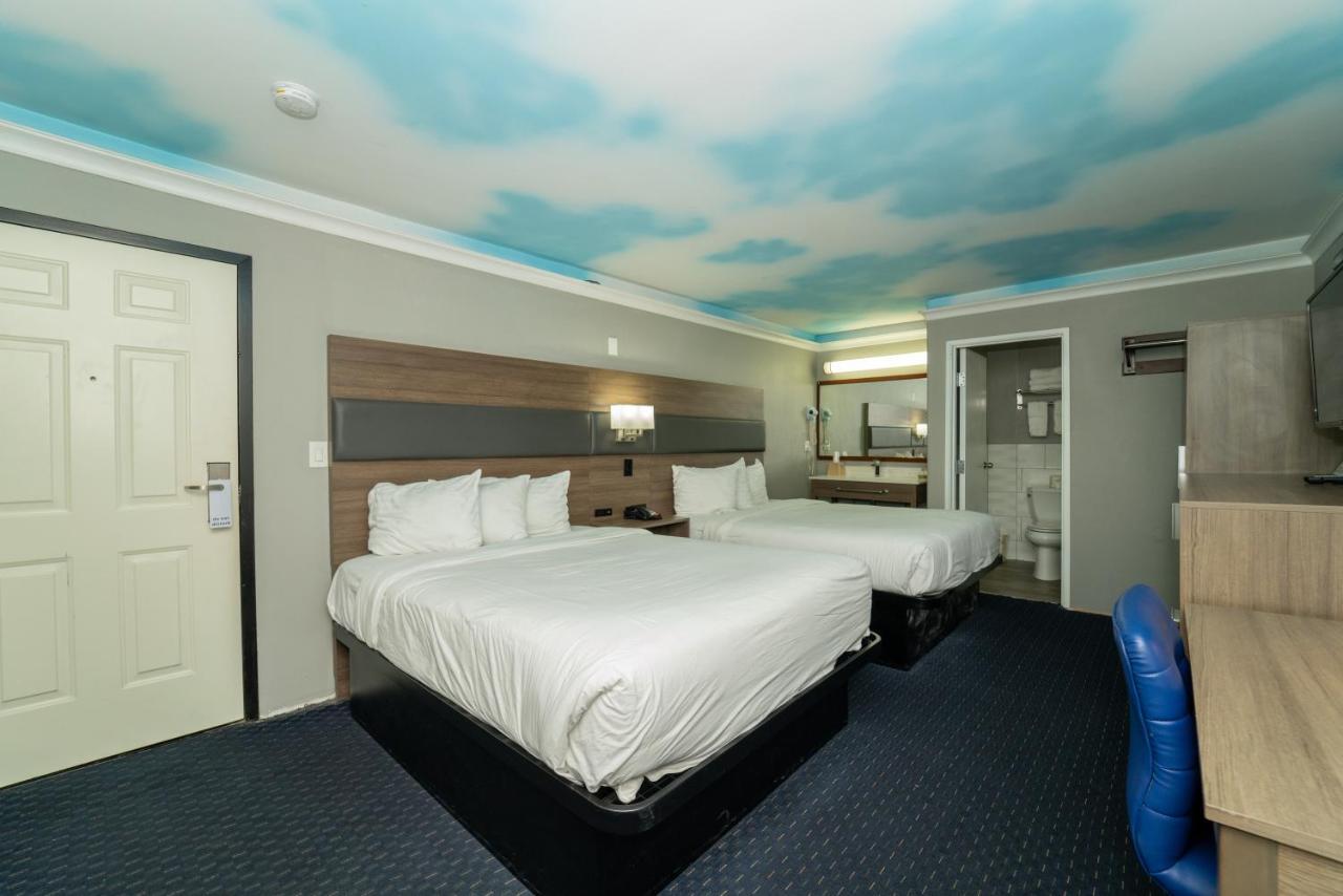 Two-Bedroom Suite