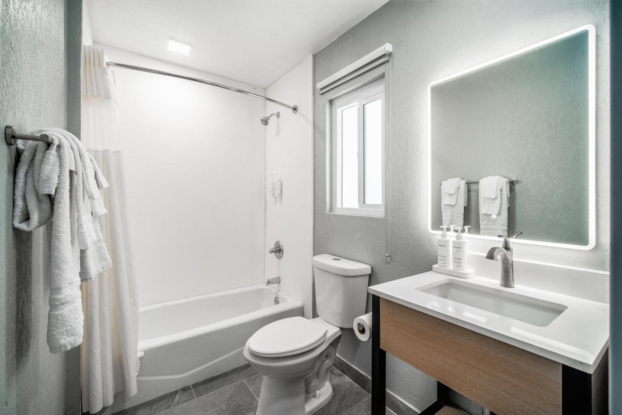 King Suite Sea View