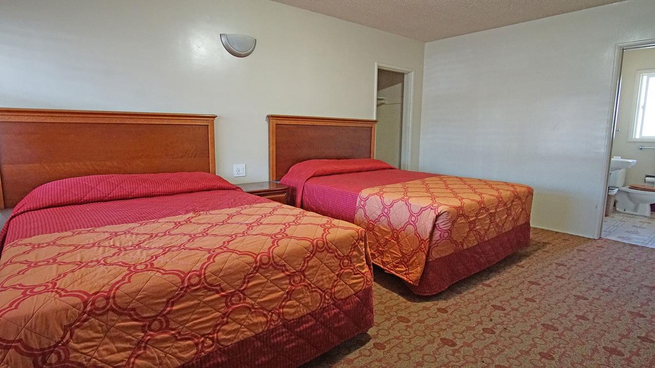 Queen Room Two Queen Beds