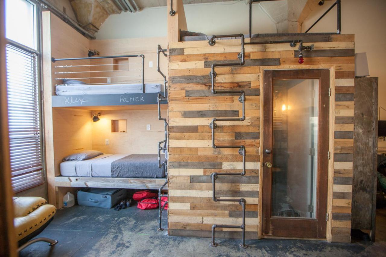 Single Bed Mixed Dormitory Room