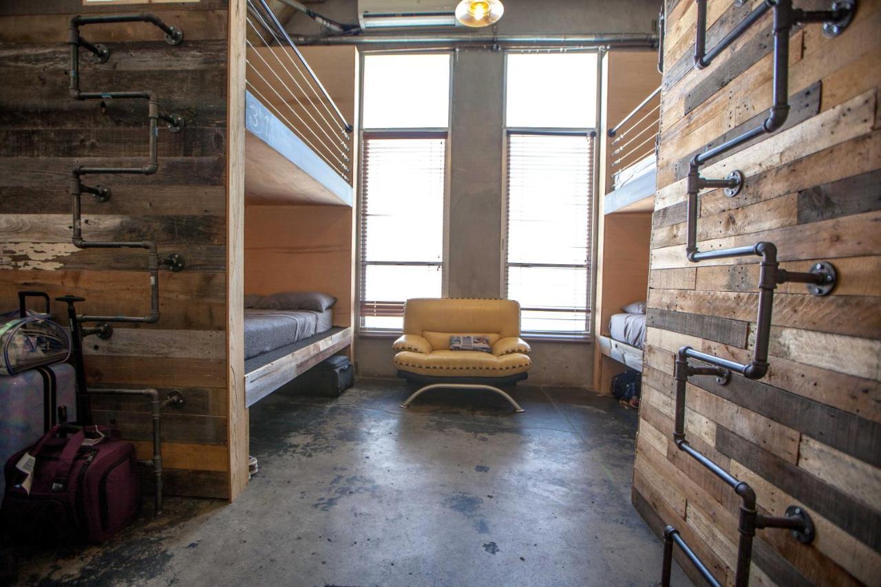 Single Bed Mixed Dormitory Room