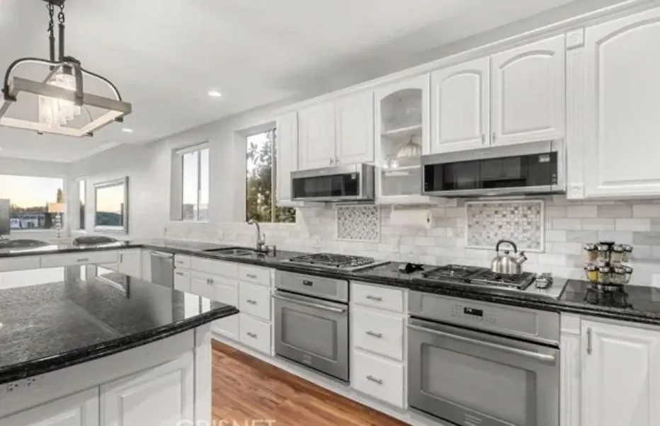 Amazing Hillside Estate Brand New Everything!-1