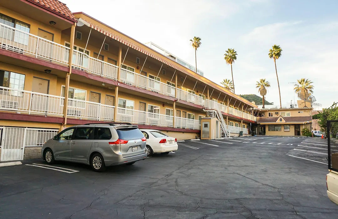 Hollywood La Brea Inn-1