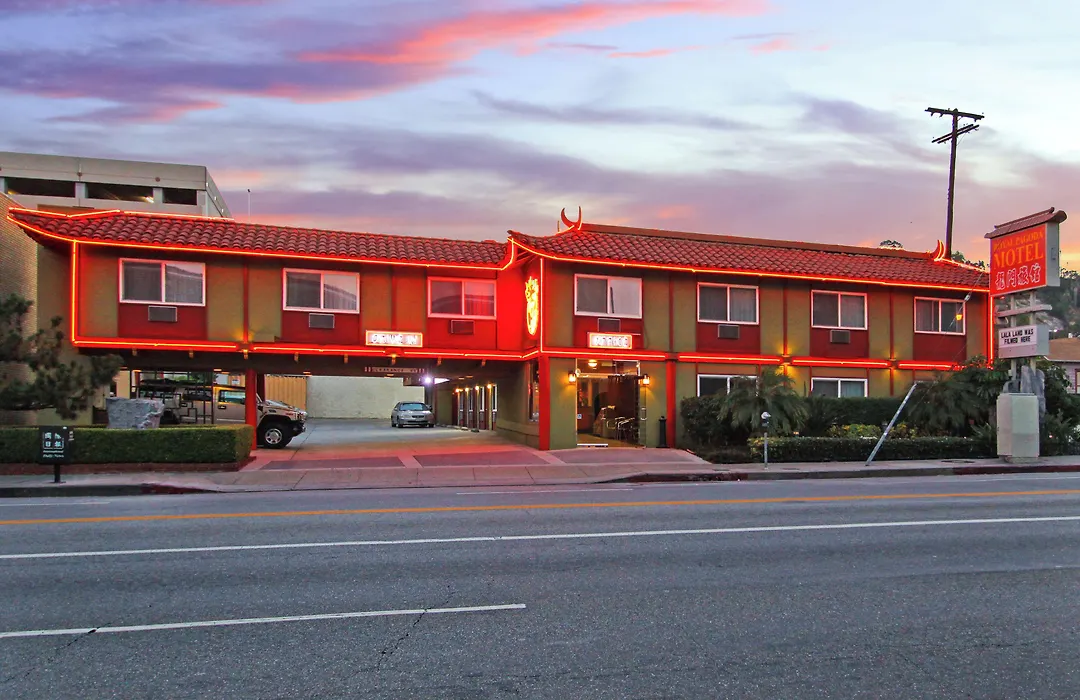 Royal Pagoda Motel Dodger Stadium-1