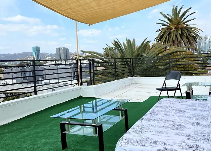 Perfect Location 3Bd, 3.5 Ba Townhome With Private Rooftop Los Angeles Privée