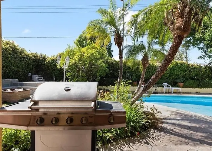 The Levy'S Paradise Garden Los Angeles