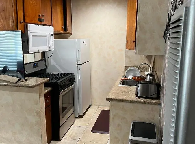 Lovely Berryman Ave Apartment #6 Los Angeles