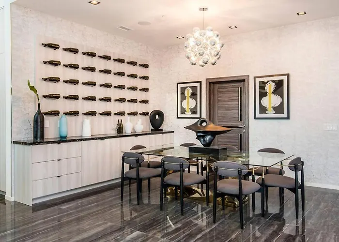 Gated, Modern La Escape With Pool + Firepit Villa Los Angeles con Piscina