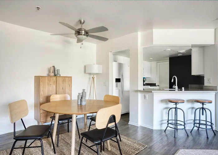 Appartamento Studio City 2Br W Pool Gym Wd Nr Olive Ave Lax-923 Los Angeles che accetta animali