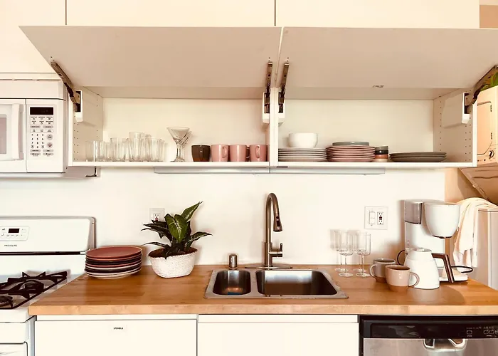 Cozy 2-Bedroom Unit Los Angeles