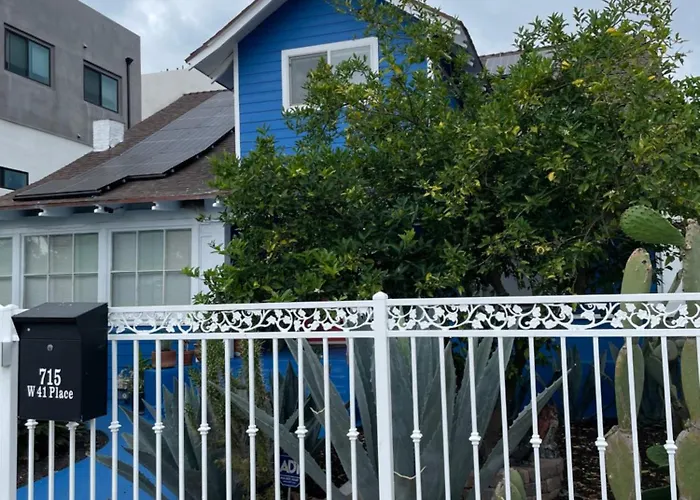 Spacious Private Los Angeles Bedroom With Ac & Wifi & Private Fridge Near Usc The Coliseum Exposition Park Bmo Stadium University Of Southern California