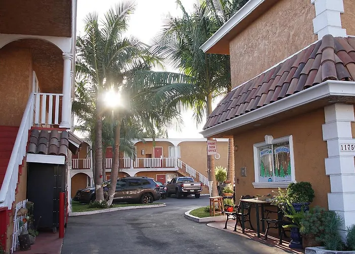 Paradise Inn And Suites Los Angeles